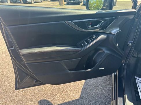 Used 2019 Subaru Crosstrek 2.0i Limited w/ Moonroof Package w/Navigation AWD/4WD image 11