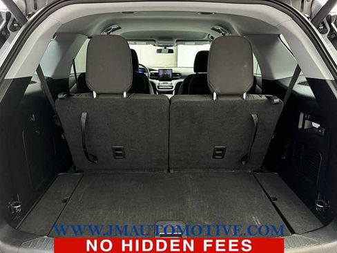 Used 2021 Ford Explorer XLT image 17