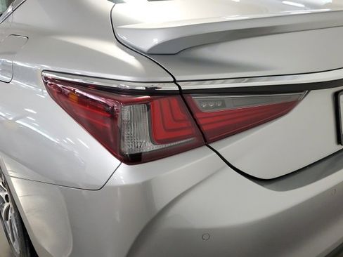 Used 2021 Lexus ES 350 w/ Premium Package image 30