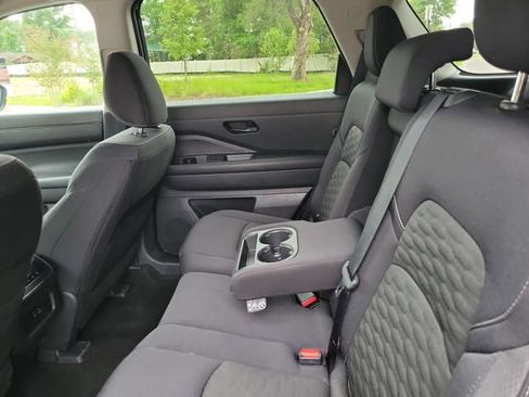 Used 2024 Nissan Pathfinder SV FWD image 30