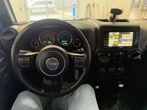 Used 2015 Jeep Wrangler Unlimited Sahara AWD/4WD image 26
