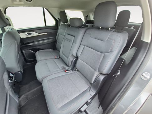 Used 2025 Ford Explorer Active RWD image 23