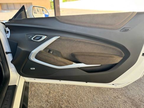 Used 2018 Chevrolet Camaro ZL1 image 18