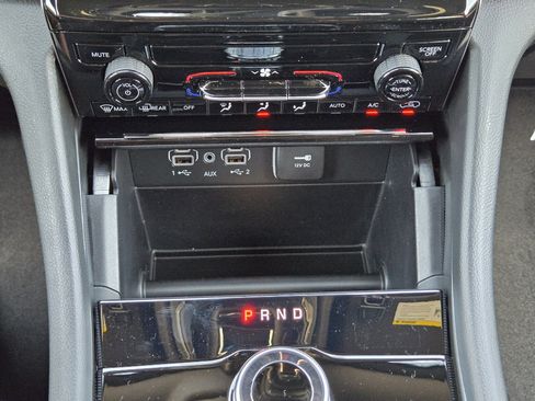 New 2026 Jeep Grand Cherokee Laredo AWD/4WD image 16