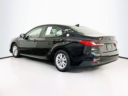 Used 2025 Toyota Camry LE image 5