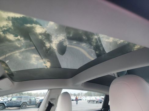 Used 2023 Tesla Model 3 Standard Range image 20