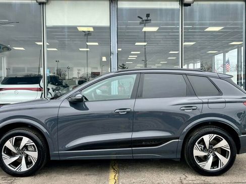 Used 2025 Audi Q6 e-tron Premium Plus w/ Premium Plus AWD/4WD image 2