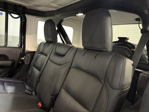 Used 2021 Jeep Wrangler Unlimited Sahara w/ Uconnect 4C Nav & Sound Group AWD/4WD image 20