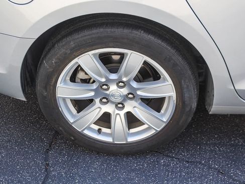 Used 2011 Buick LaCrosse CXL FWD image 11