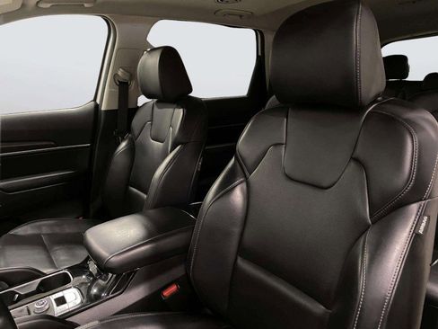 Used 2025 Kia Telluride S FWD image 30