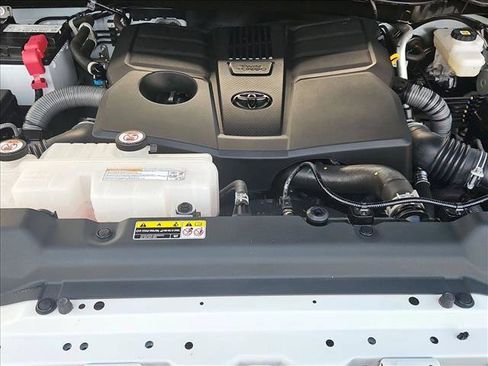 Used 2023 Toyota Tundra SR5 w/ SR5 Convenience Package AWD/4WD image 22