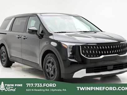 Used 2025 Kia Carnival