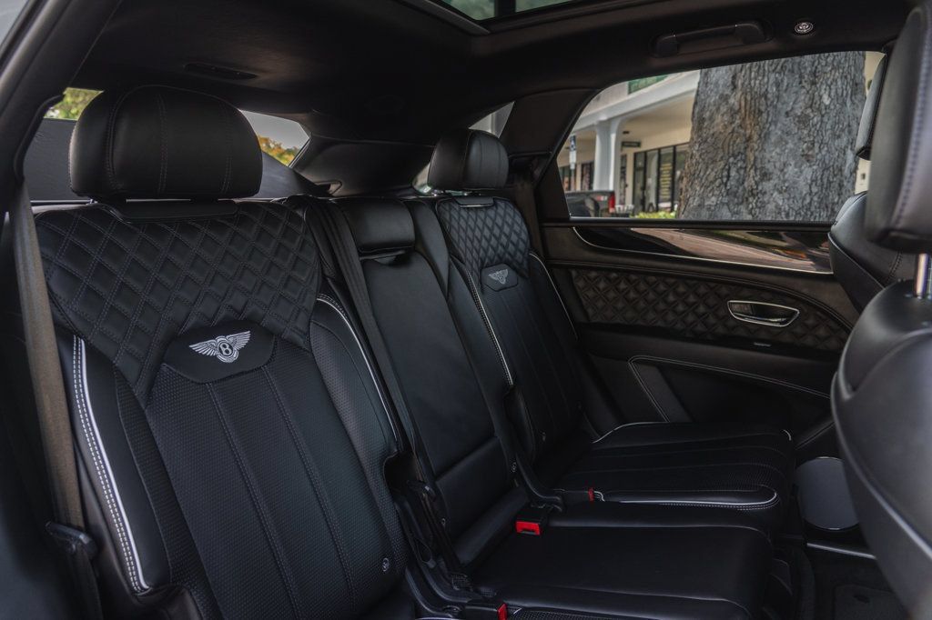 Used 2022 Bentley Bentayga AWD/4WD image 23