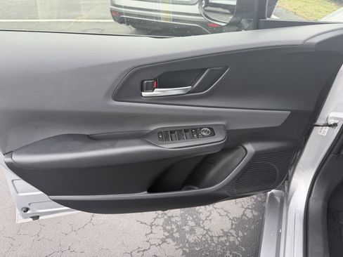 Used 2024 Toyota Prius XLE FWD image 10