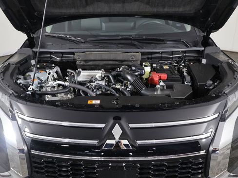 New 2026 Mitsubishi Outlander ES FWD image 18