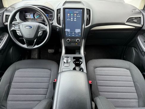 Certified 2022 Ford Edge SE image 17