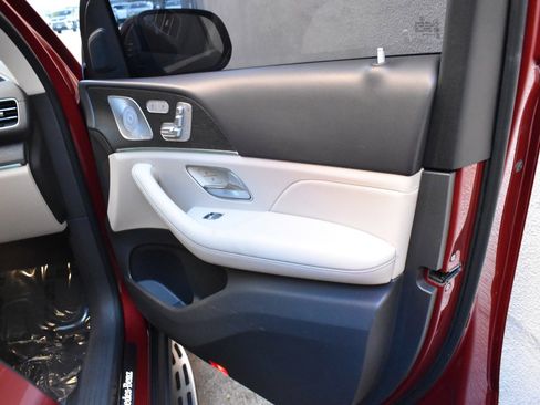 Used 2020 Mercedes-Benz GLS 450 4MATIC image 26