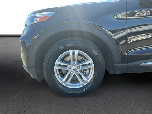 Used 2022 Ford Explorer XLT image 13