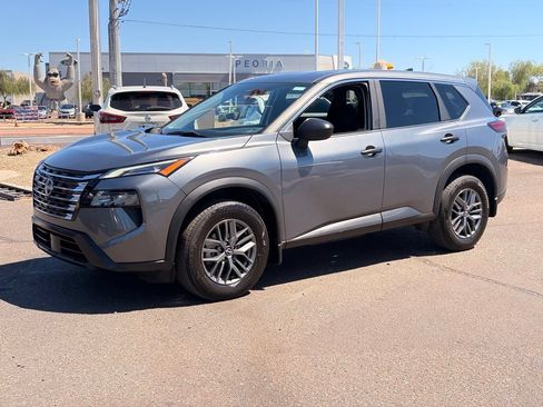 Used 2024 Nissan Rogue S FWD image 2