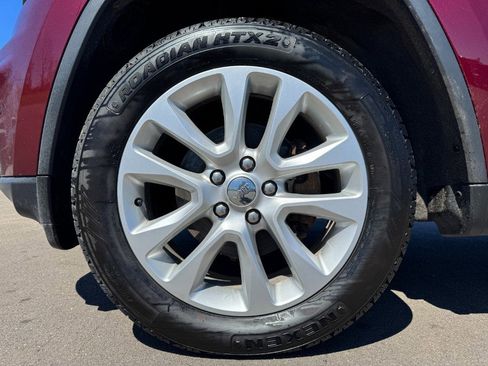 Used 2017 Jeep Grand Cherokee Limited AWD/4WD image 13