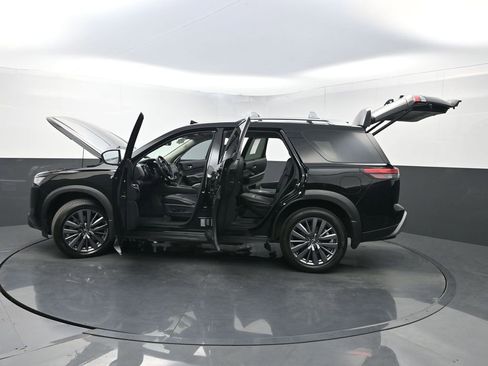 Used 2024 Nissan Pathfinder SL w/ SL Premium Package image 40