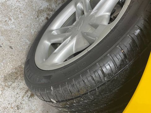 Used 2004 Chevrolet SSR w/ Preferred Equipment Group image 24