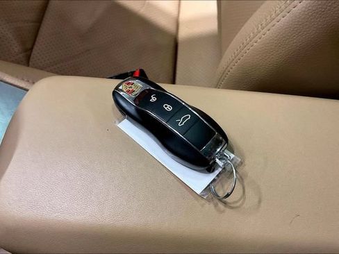 Used 2014 Porsche 911 Carrera RWD image 12