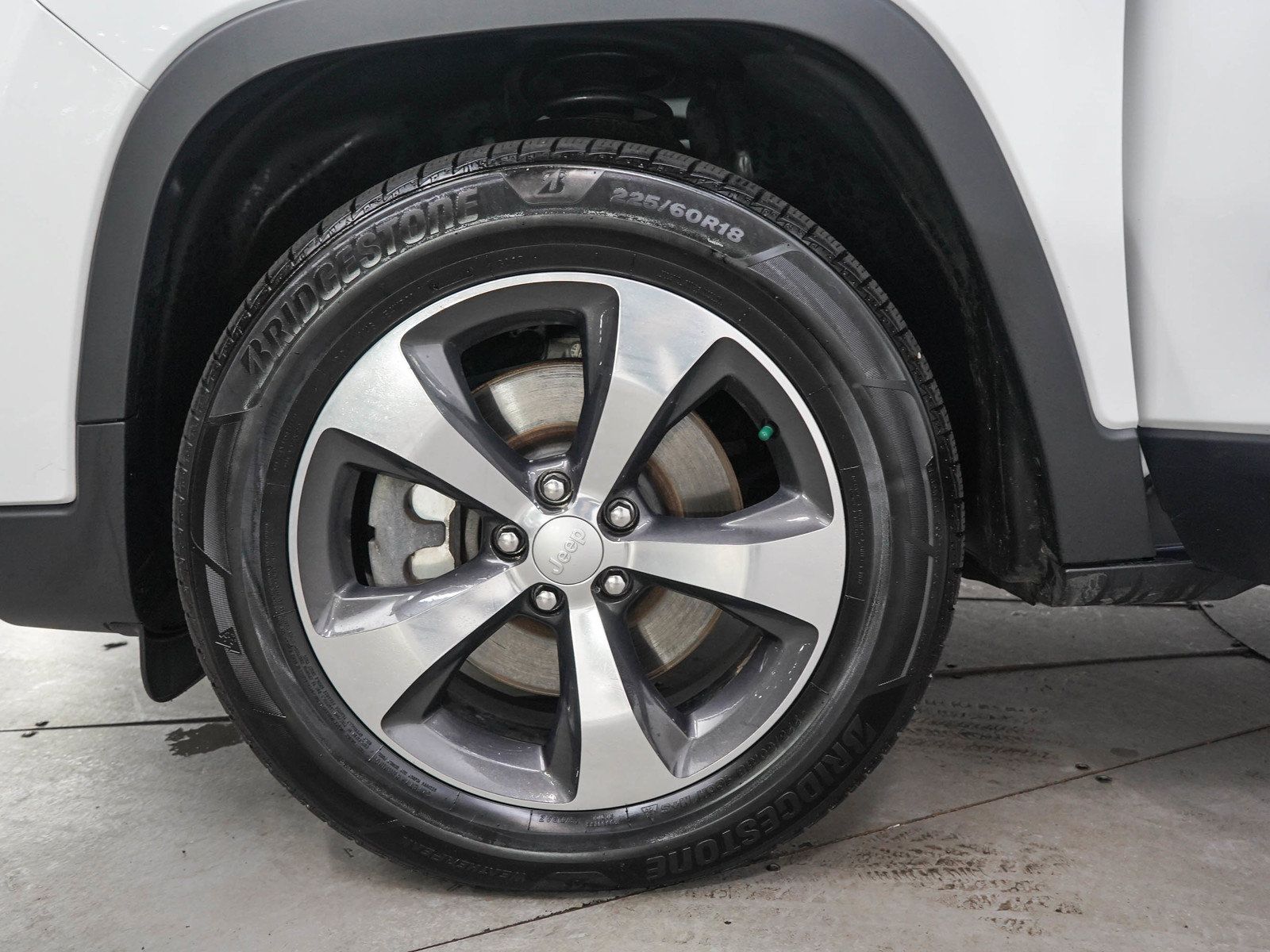 Used 2019 Jeep Cherokee Limited w/ Trailer Tow Group AWD/4WD image 30