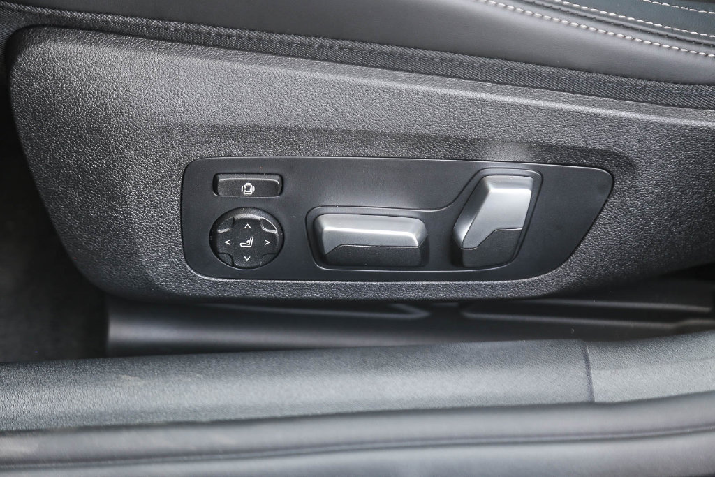 Used 2026 BMW 840i w/ M Sport Professional Package RWD image 18