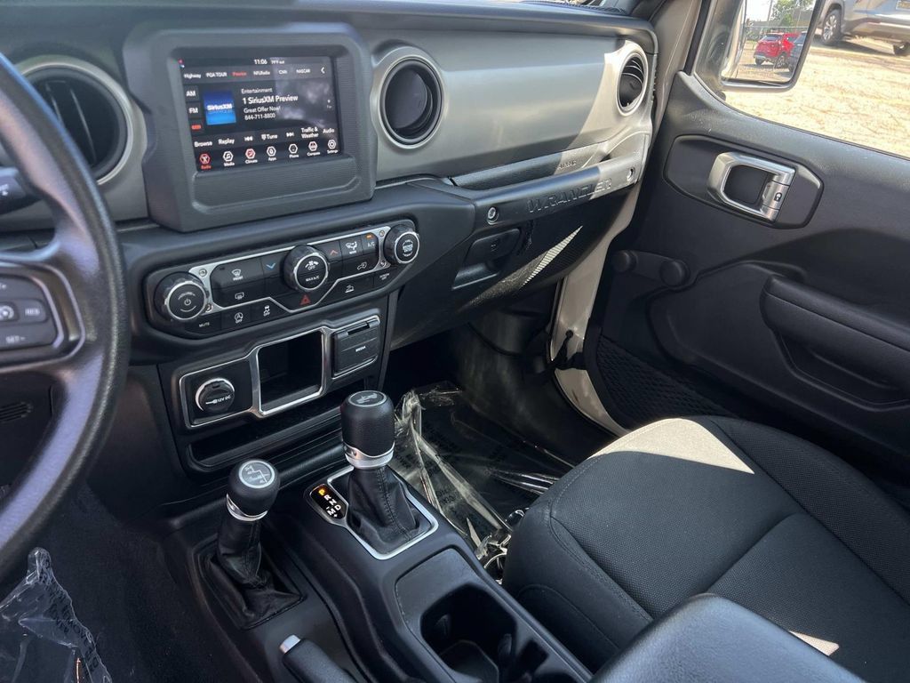 Used 2022 Jeep Wrangler Sport AWD/4WD image 25