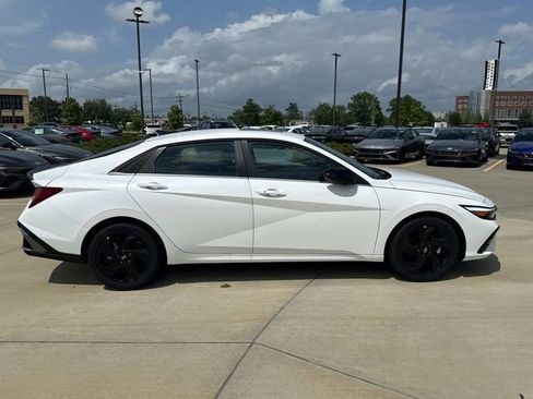 New 2026 Hyundai Elantra SEL Sport Premium FWD image 10