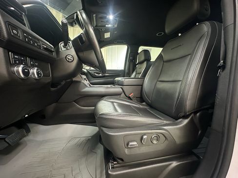 Used 2022 GMC Yukon XL Denali AWD/4WD image 32