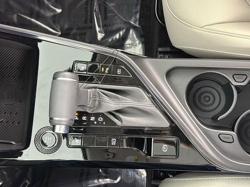 New 2025 Kia Niro EX Touring image 28