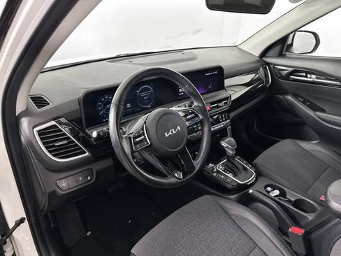 Used 2024 Kia Seltos S AWD/4WD image 19