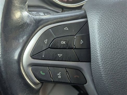 Used 2020 Jeep Grand Cherokee Laredo w/ 18" Wheel & 8.4" Radio Group image 20