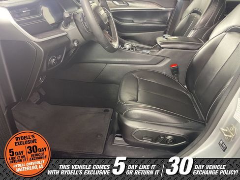 Used 2024 Jeep Grand Cherokee L Limited w/ Luxury Tech Group II AWD/4WD image 14