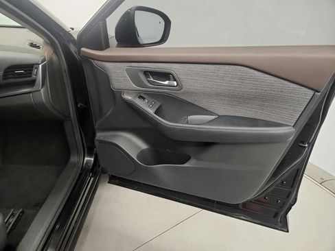 Used 2023 Nissan Rogue SV FWD image 29