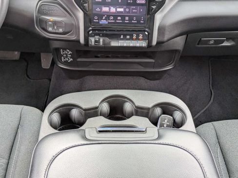 Used 2025 RAM 2500 Big Horn AWD/4WD image 19
