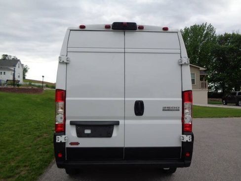 Used 2023 RAM ProMaster 2500 FWD image 4