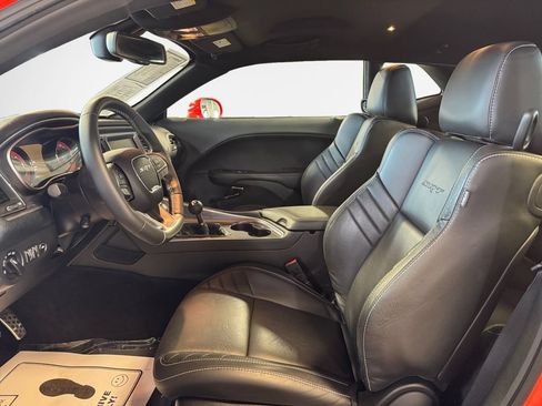 Used 2016 Dodge Challenger SRT Hellcat RWD image 12