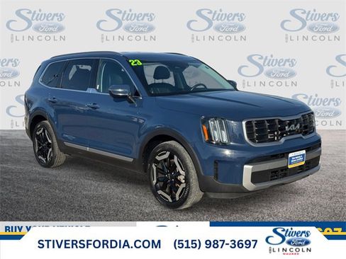 Used 2023 Kia Telluride S image 1