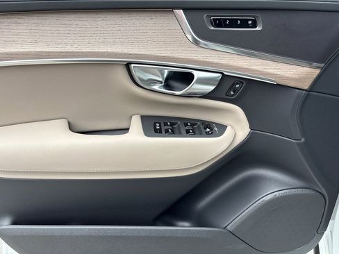 New 2026 Volvo XC90 B6 Plus w/ Protection Package Premier image 6