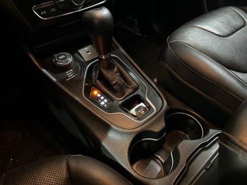 Used 2019 Jeep Cherokee Limited w/ Luxury Group image 29