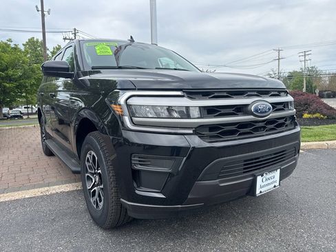 Used 2024 Ford Expedition XL AWD/4WD image 2