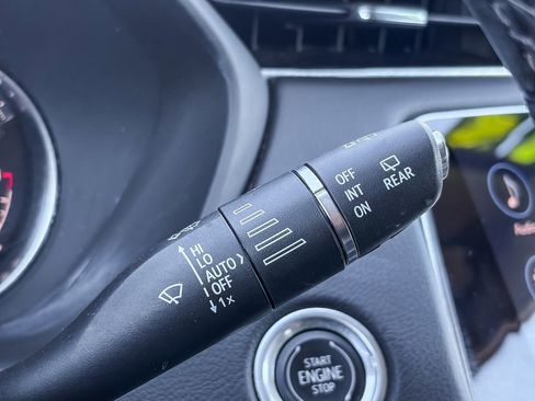 Used 2023 Cadillac XT4 Premium Luxury image 51