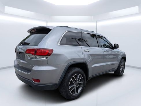 Used 2020 Jeep Grand Cherokee Limited w/ Luxury Group II RWD image 3
