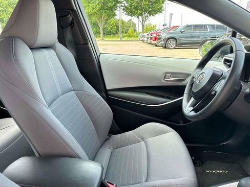 Used 2025 Toyota Corolla SE FWD image 15