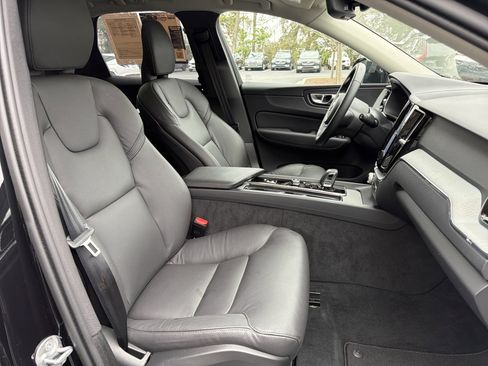 Certified 2025 Volvo XC60 B5 Plus image 35