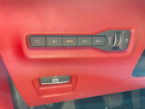 Used 2024 Jeep Wagoneer Launch Edition AWD/4WD image 23