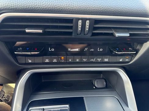 Used 2025 MAZDA CX-90 3.3 Turbo w/ Preferred Package AWD/4WD image 24